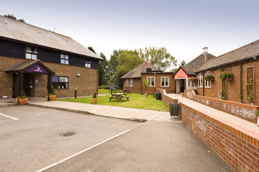 Premier Inn Farnborough West - Southwood