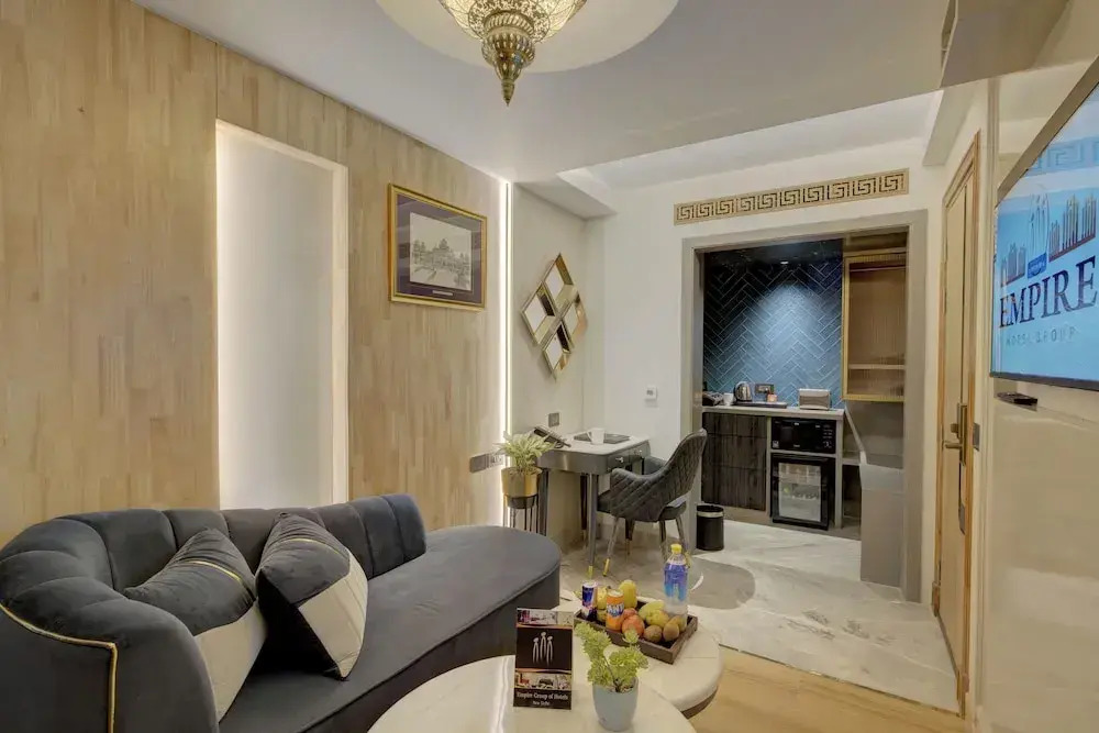 Empire Platinum Suites-Luxury Aparthotel Central Delhi