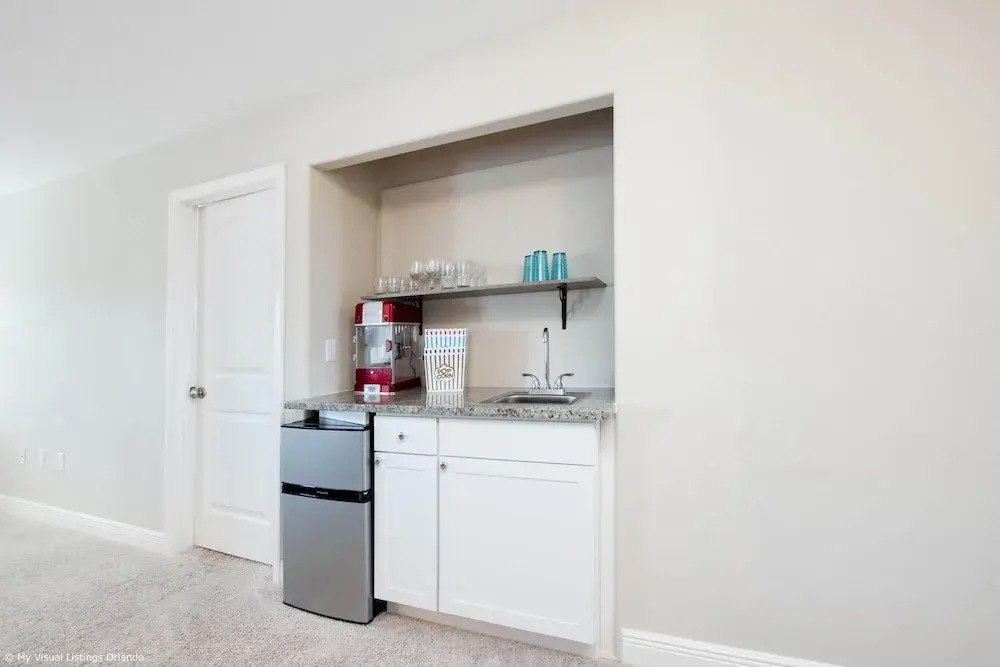 Tropical Luxury Near Disney! Professionally Decorated With Huge Pool, Game Room. 6bd/ 4.5ba #6st129