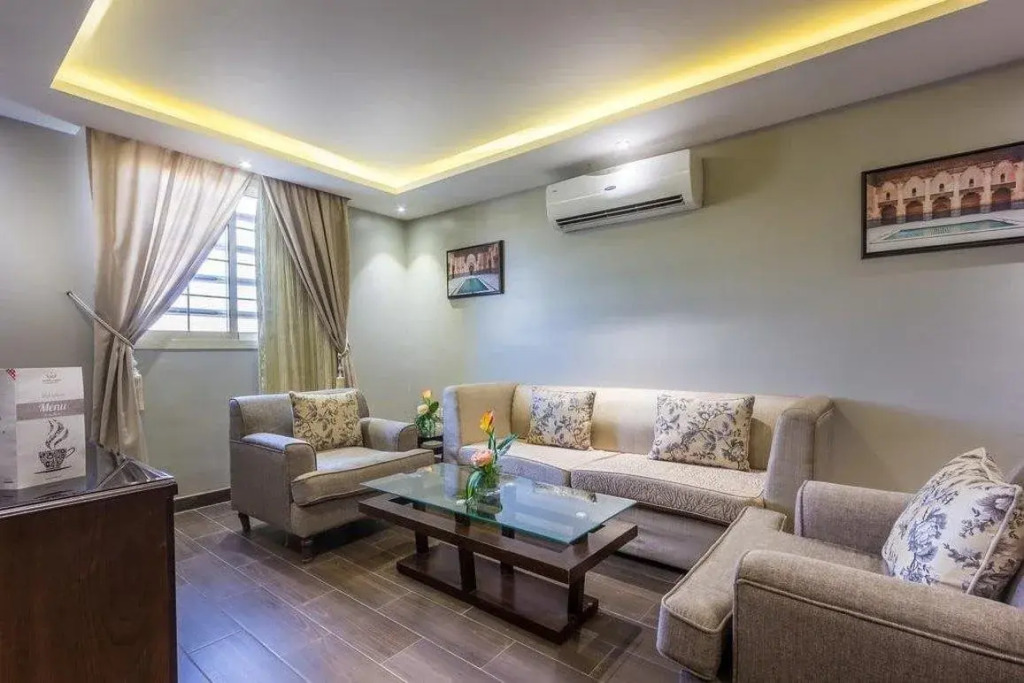 Al Muhaideb Hotel Al Seteen Street