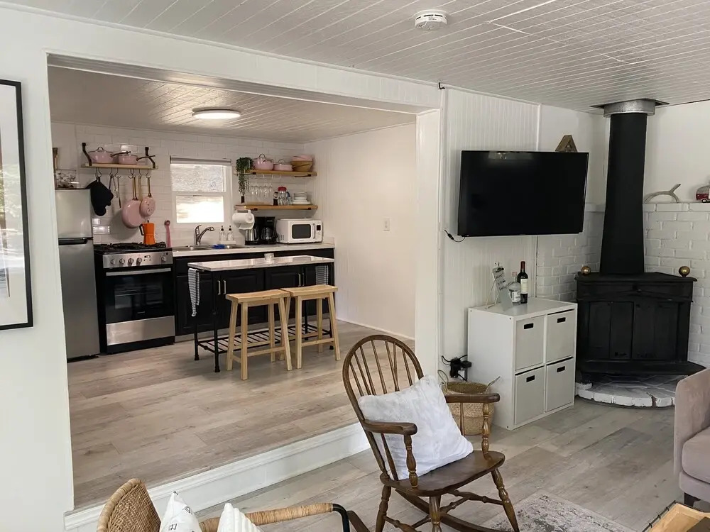 Lake House Bungalow