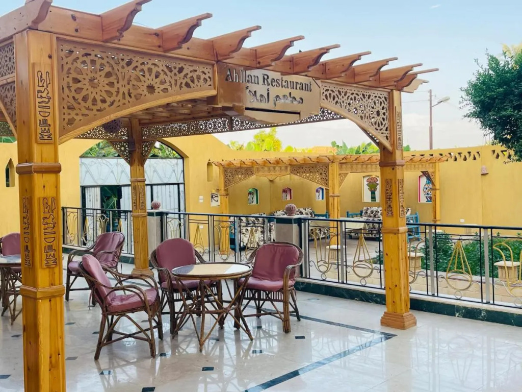 Jewel Howard Carter Hotel