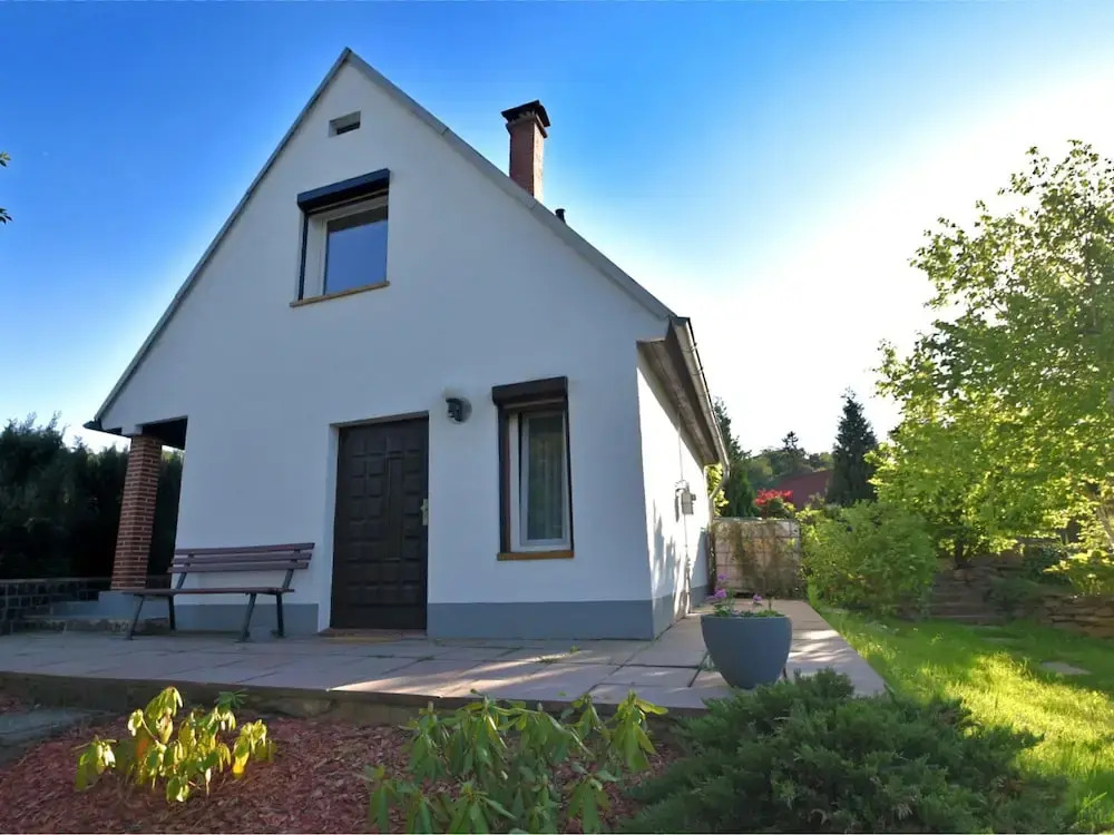 Modern Holiday Home in Güntersberge With Fish Pond
