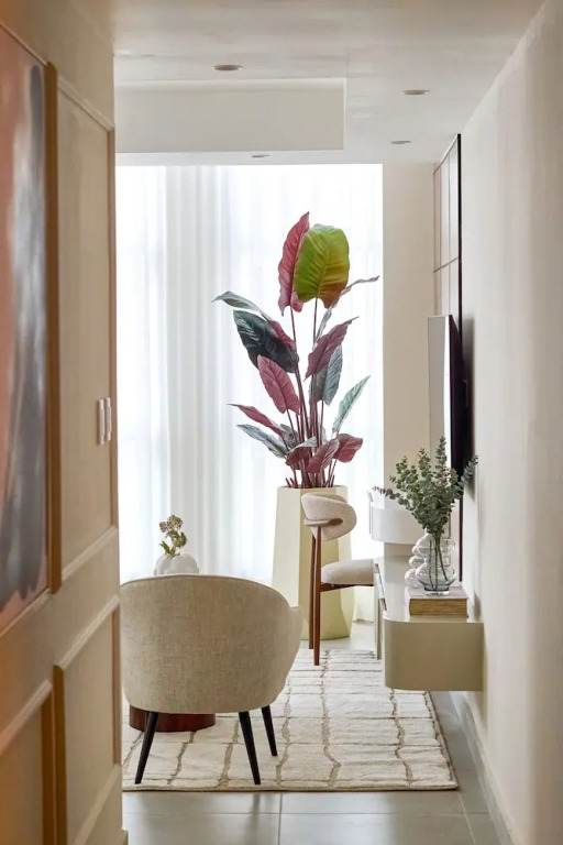 The LUX Natural Art Downtownsd Pool Gym 2BR