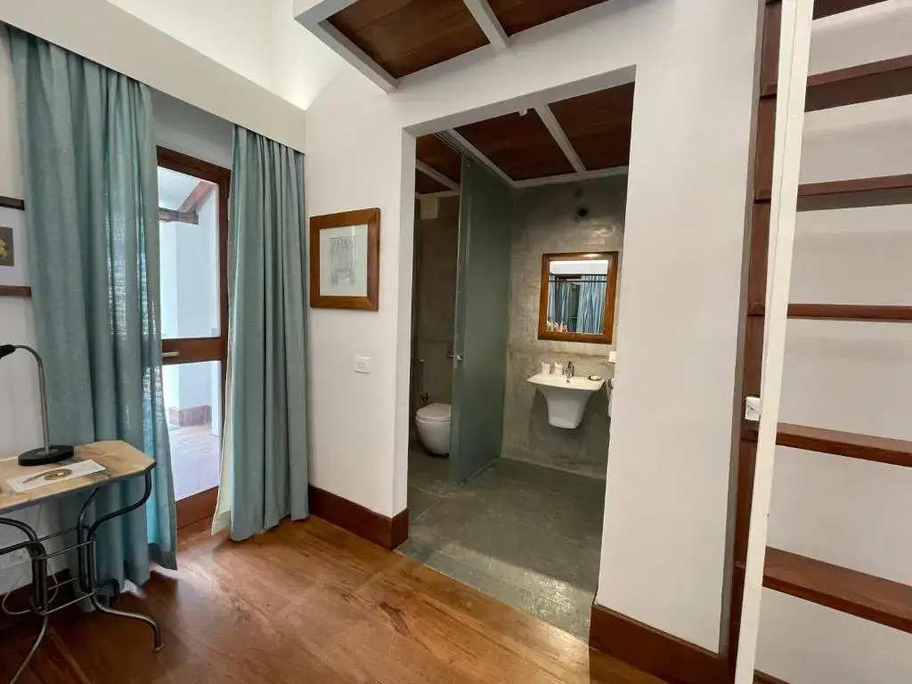 Barons Antiquarian Villa