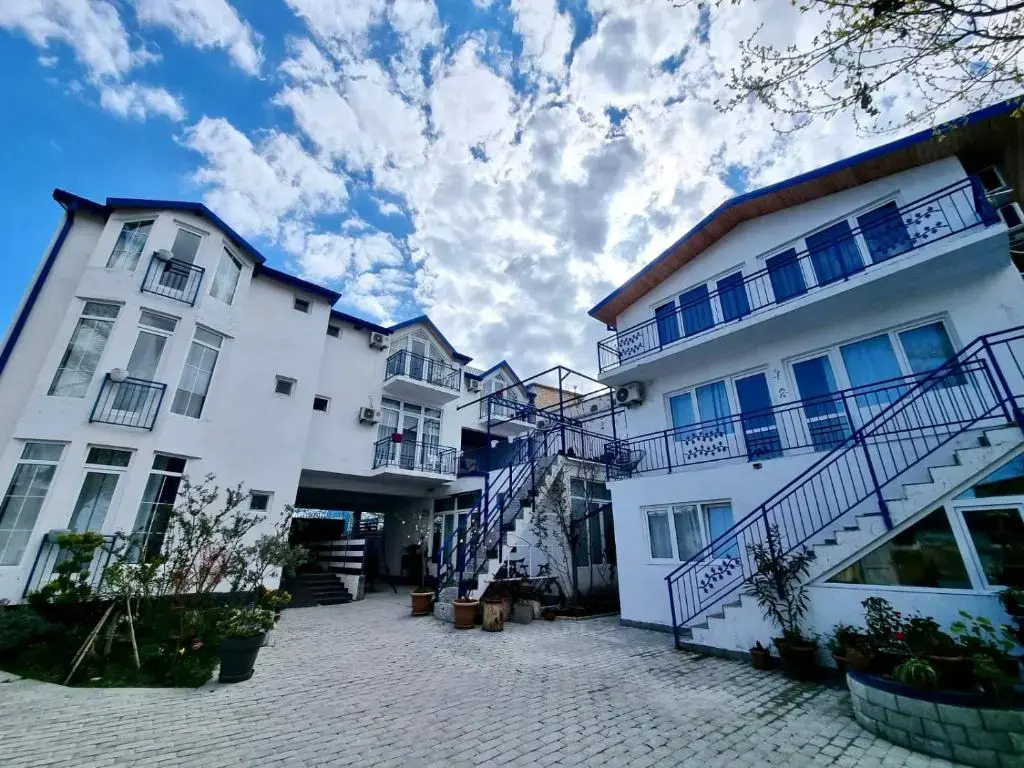 Laguna Boutique Hotel Bazaleti Lake