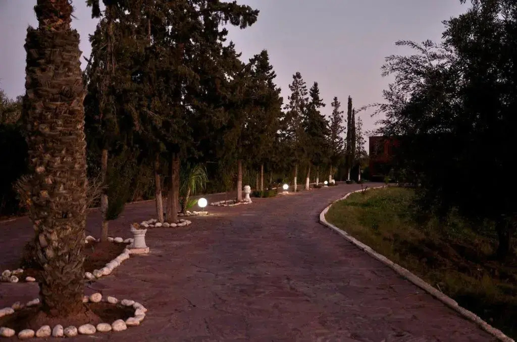 Villa Danwee - 8 Bedroom House With Swimming Pool, Road From Fez To Marrakech