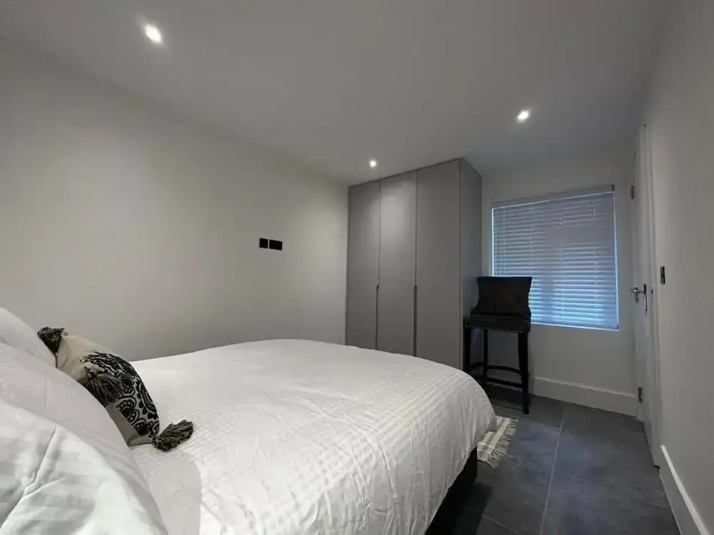 House - Sleeps 4 & Free Parking