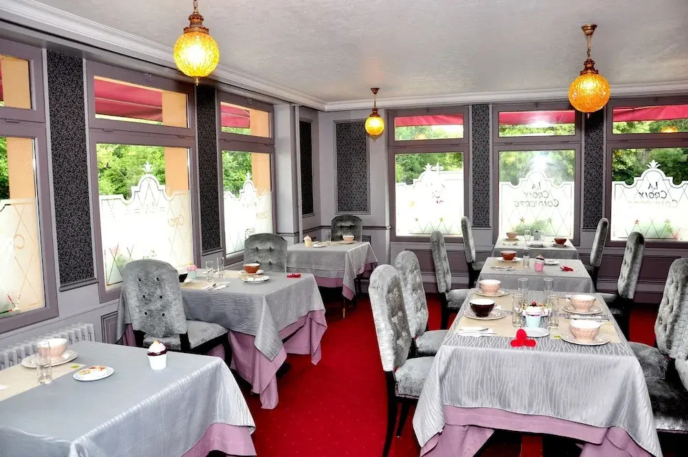 Logis Hôtel-Restaurant La Croix Couverte