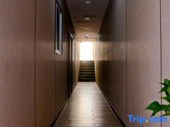 Nana Hotel
