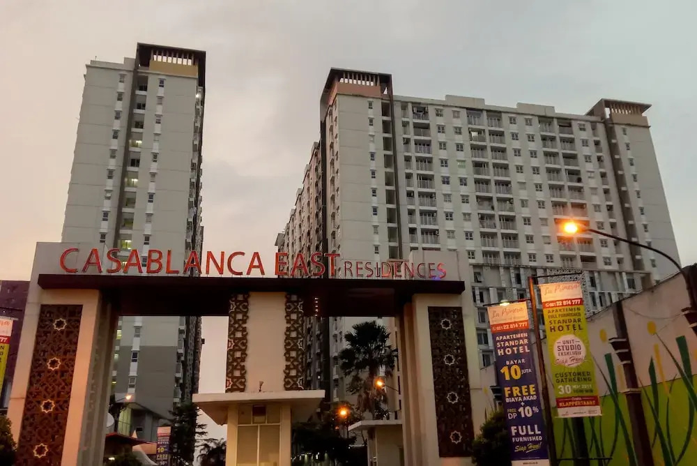 Strategic Studio Apartment at Casablanca East
