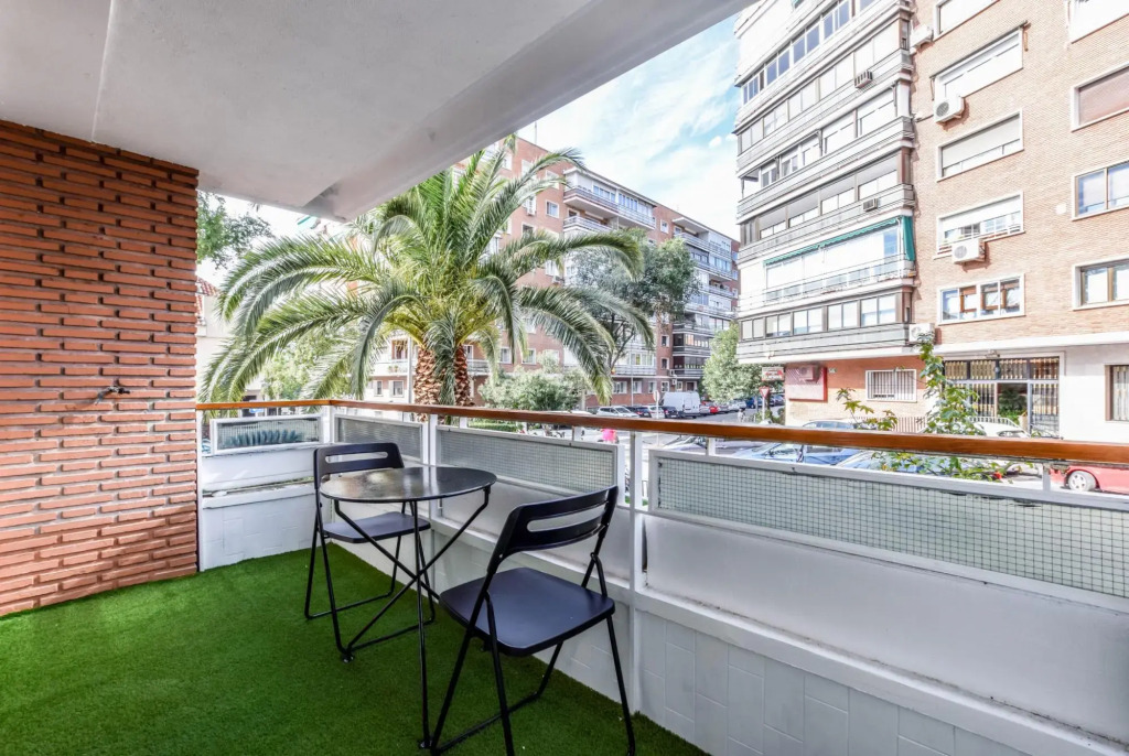 Alcalá I in Madrid with 3 bedrooms and 2 bathrooms