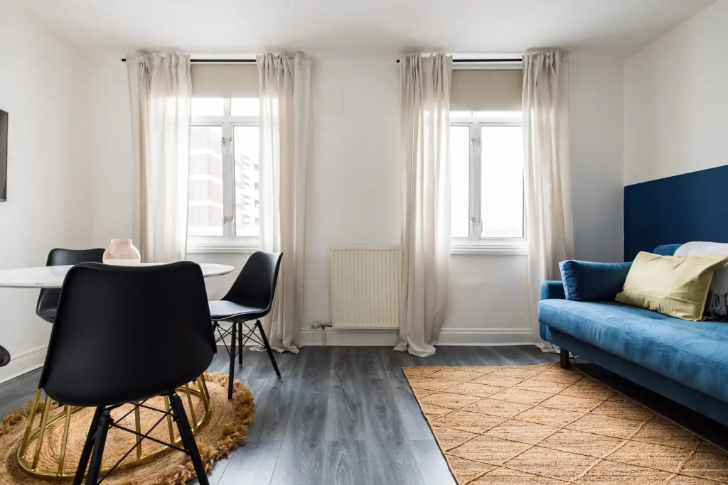Contemporary 2 Bedroom Apartment in Shepherds Bush