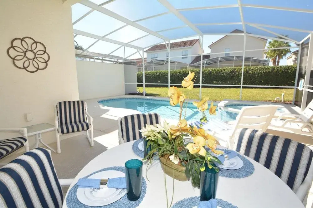 731 Sunbright Villa 5 Br villa by RedAwning