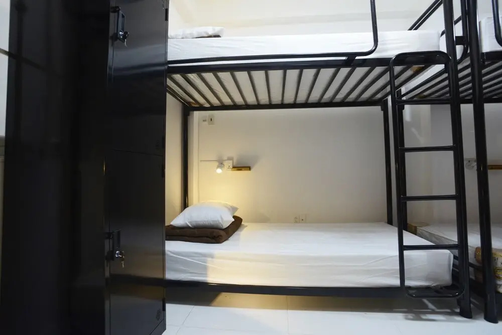 6feet Hostel