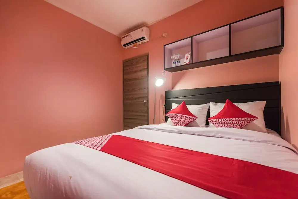 OYO 1491 Sandang Residence Near RS Patria IKKT