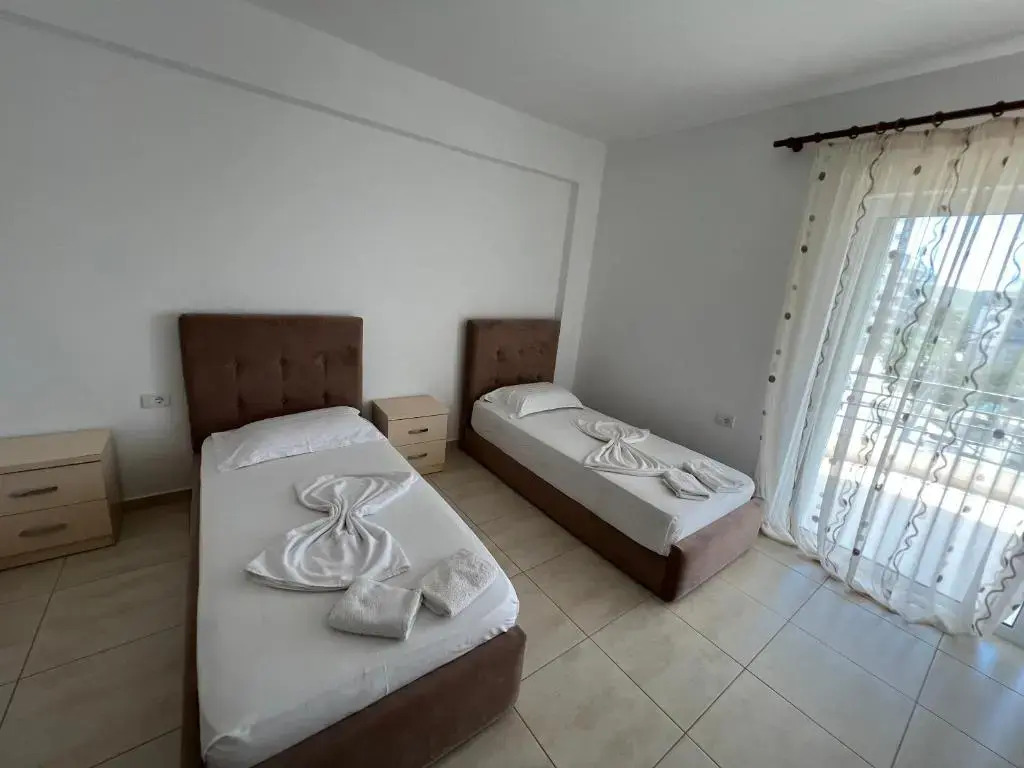 AR Apartments by Saranda Hotel