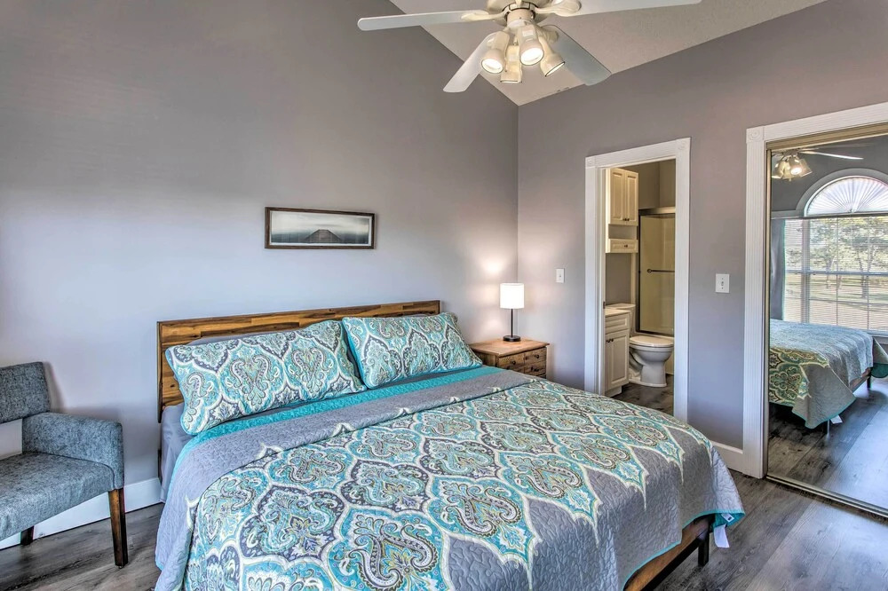 Pool & Golf Course Views: Myrtle Beach Condo