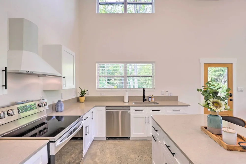 Pet-friendly Asheville Retreat w/ Hot Tub