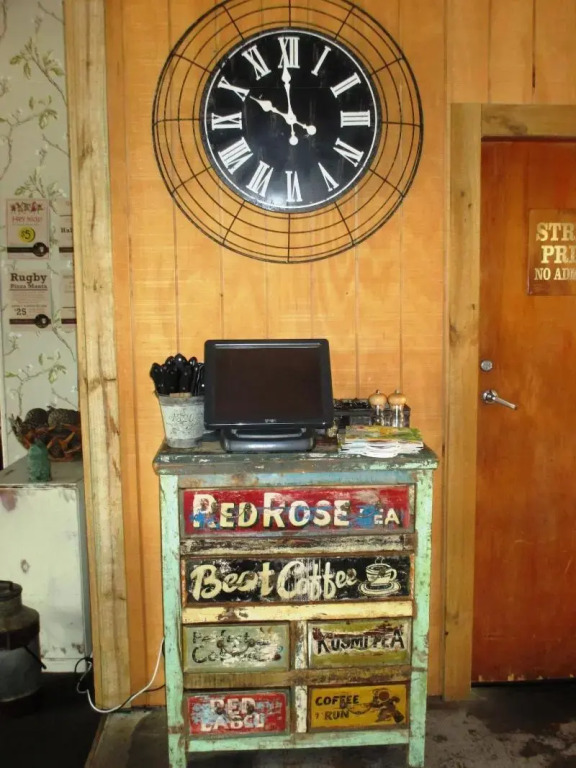 FatOwl Motel, Bar & Eatery