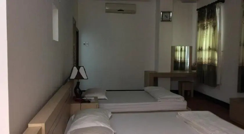 Miền Tây Hotel