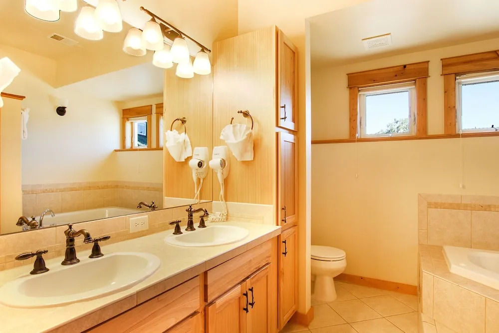 Comanche Peak 39 2 Bedroom Condo by RedAwning