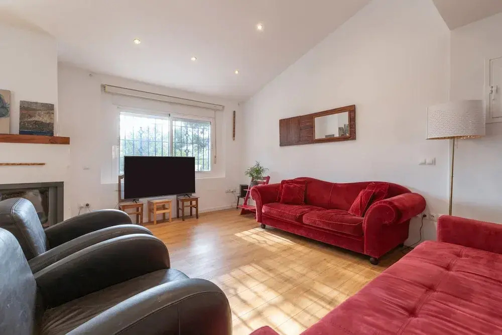 Axarqu a in Malaga With 2 Bedrooms and 1 Bathrooms