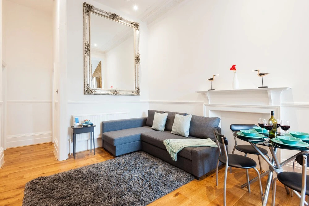 Earls Court Suites by Whelans