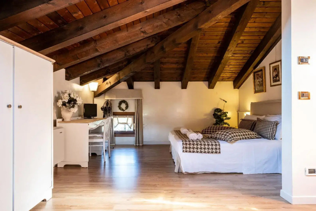 Hotel Villa Sara with pool and parking near Venice