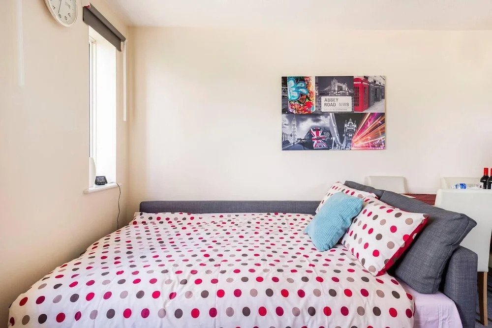 Cosy Milton Keynes Retreat With 2 Bedrooms