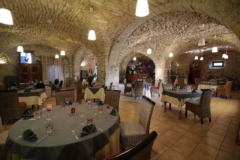 Logis Hôtel Restaurant Gîte La Bastide du Vébron