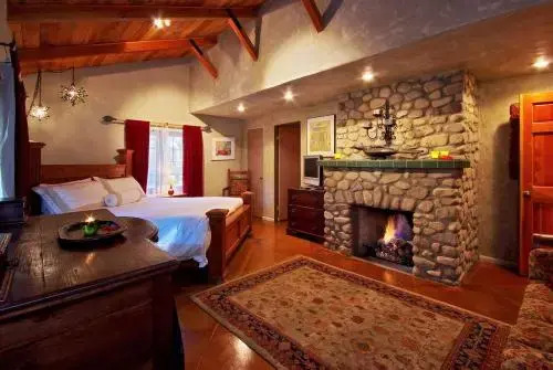 The Emerald Iguana Inn