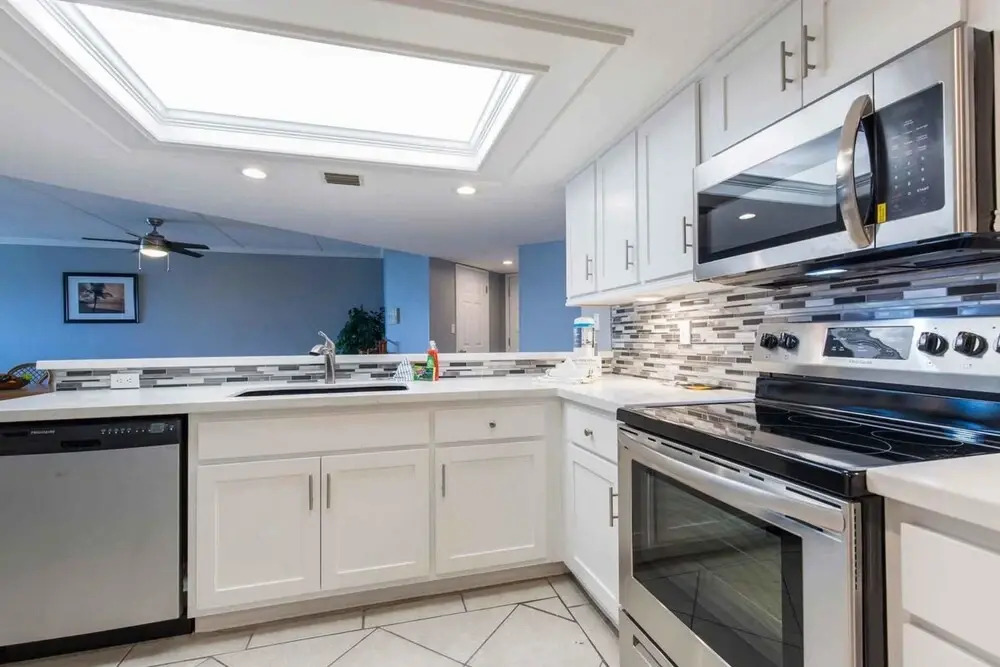 Saida IV Condominium 703