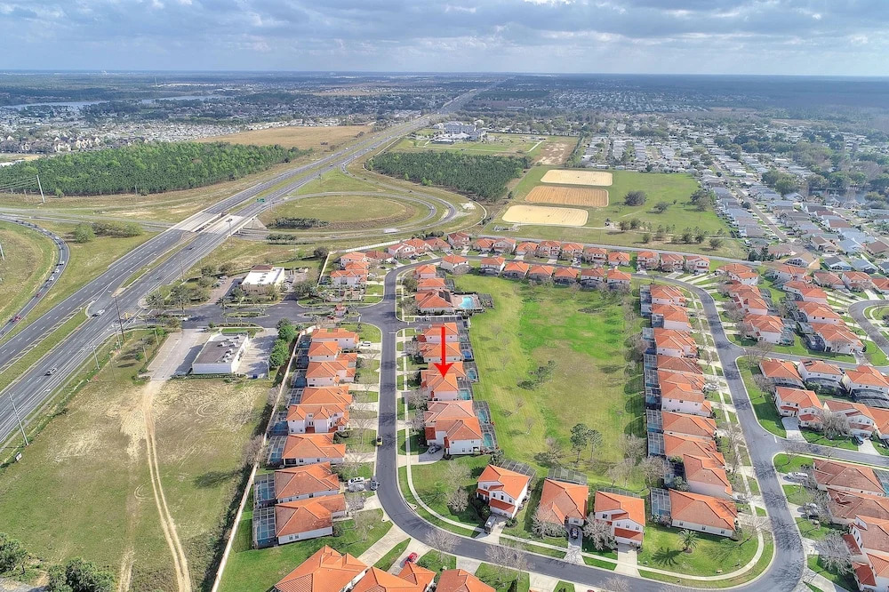 South Facing: Green Views & Gated Facilities