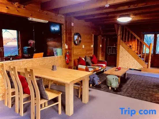 Tomys Log House - Need CAR