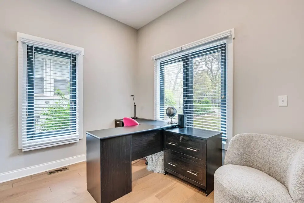 3 Mi to Mercedes-benz: Home w/ Office & Backyard!