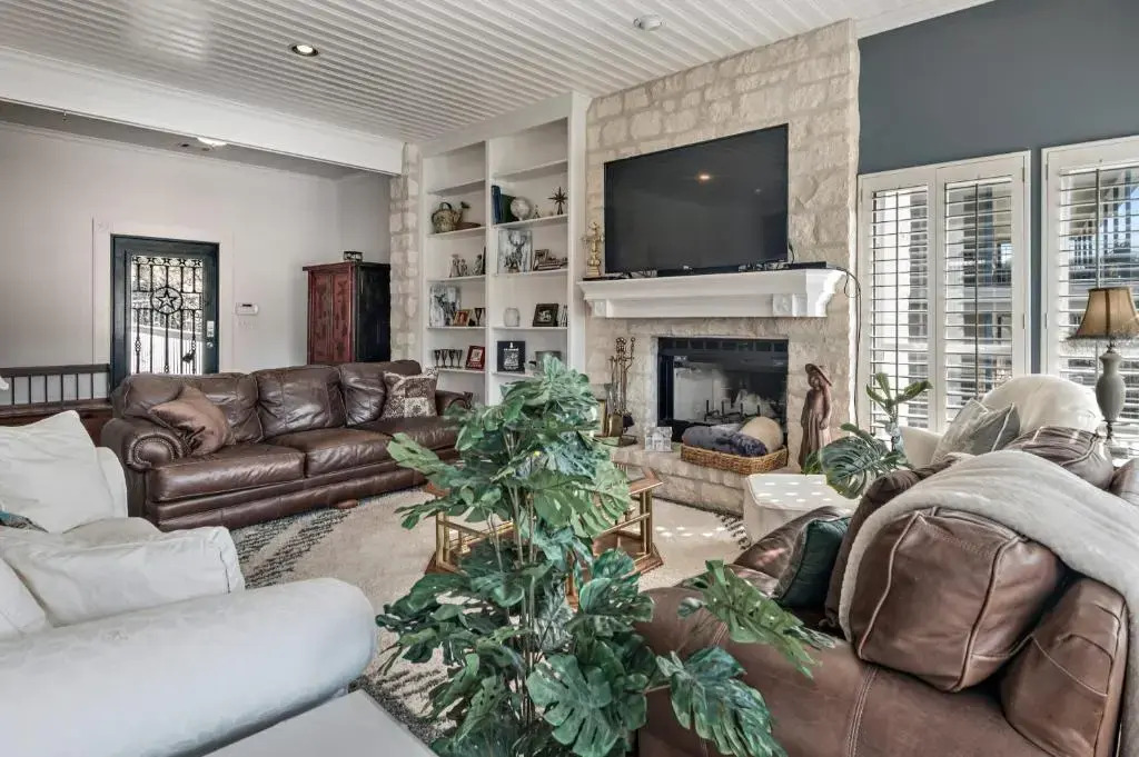 Luxury Lake Marble Falls House with Swimming Pool Hot Tub and private boat slip
