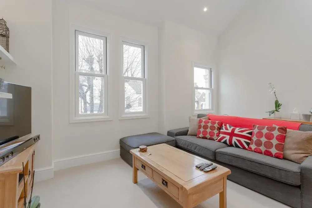 Spacious 2 Bedroom in Battersea