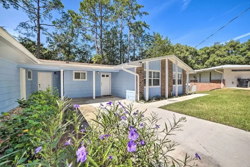Charming Tallahassee Home 1 Mi to Lake Ella!