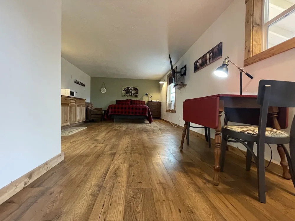 Travellers Rest Cabins and RV Park