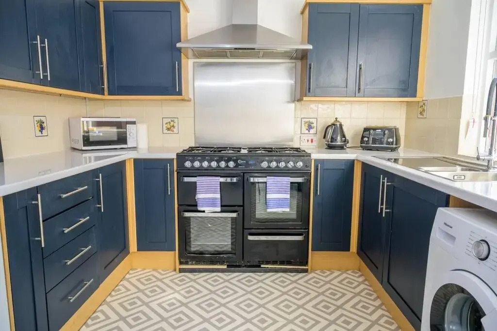 Large 7 bedroom town house in Chester City Centre
