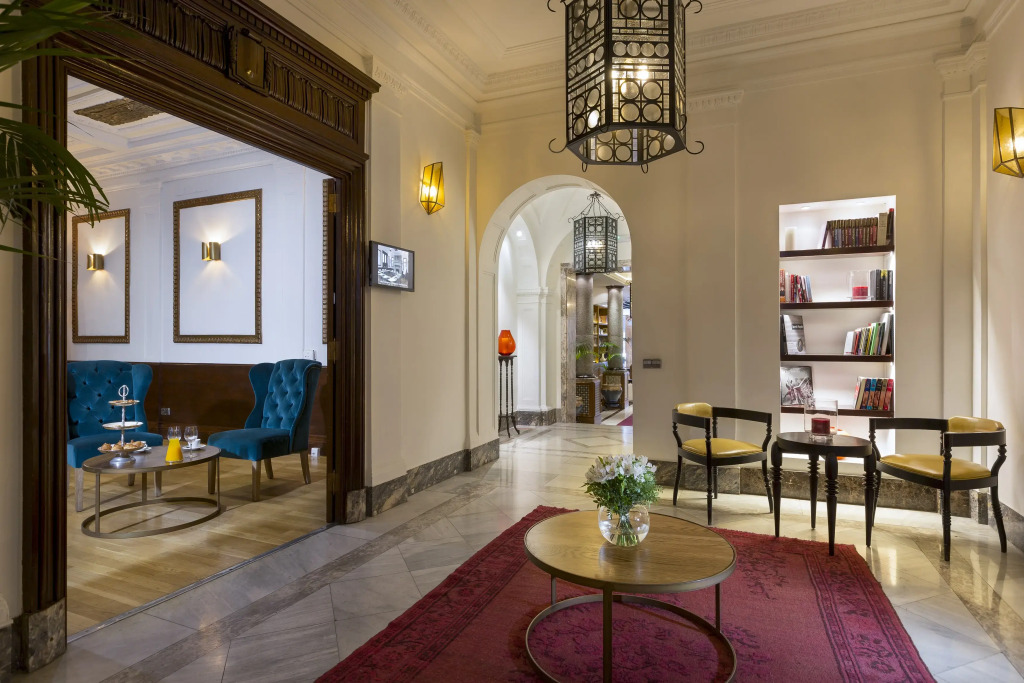 Boutique Hotel H10 Villa de la Reina