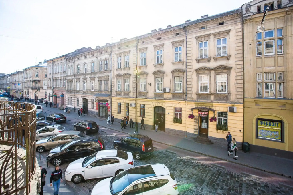 Подобово квартира на вул Куліша 20 біля Форуму в самому центрі