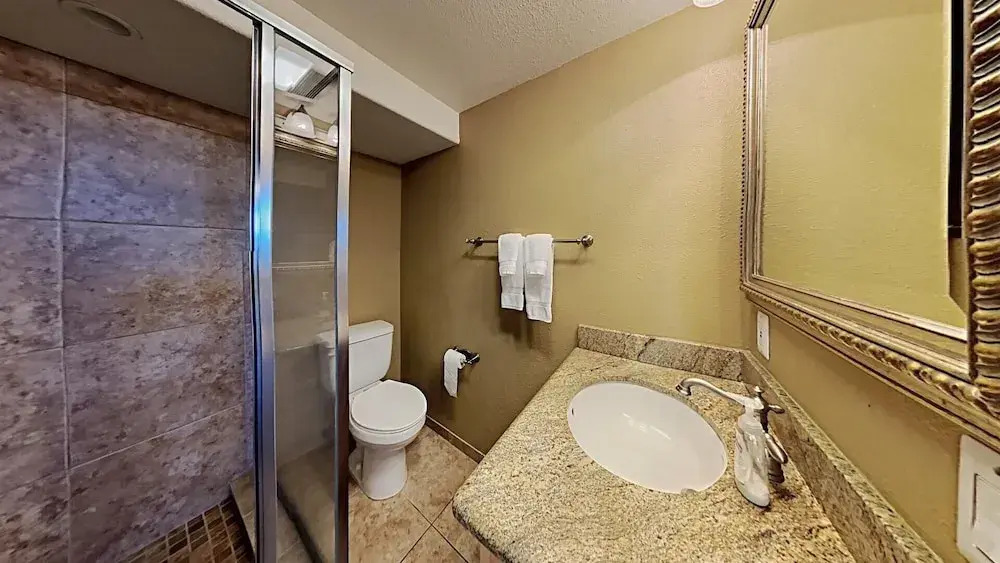 684 4 Bedroom Condo