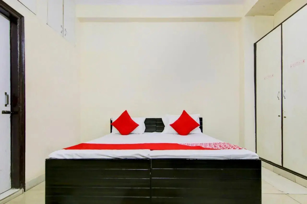 OYO Flagship 80561 Hansa Residency