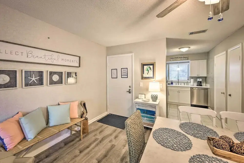 Half-mi to Beach: Hilton Head Condo w/ Lagoon View
