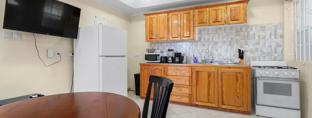 Your quaint home just steps from beach