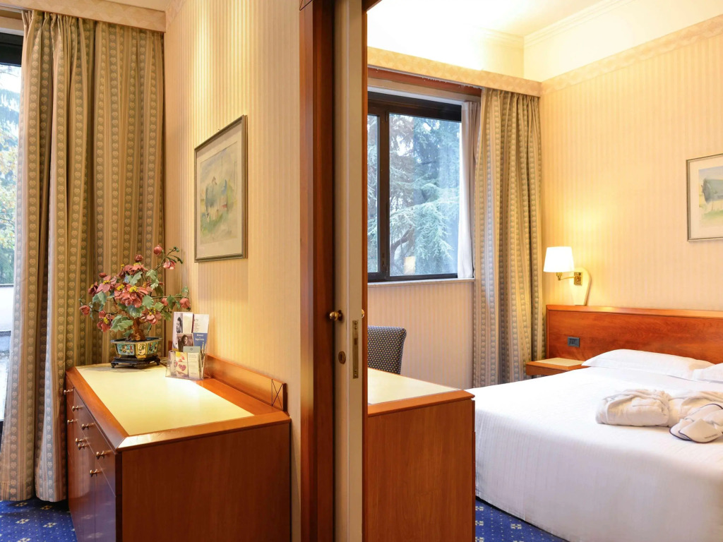 Отель Mercure Astoria Reggio Emilia