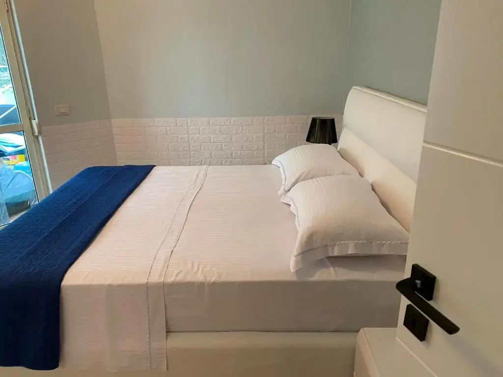 Coastal, 2-bedroom rental unit