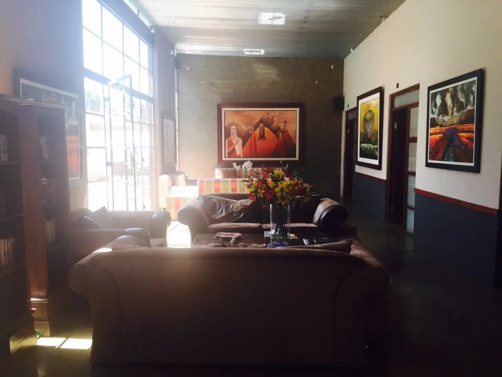 African Moon Corporate House